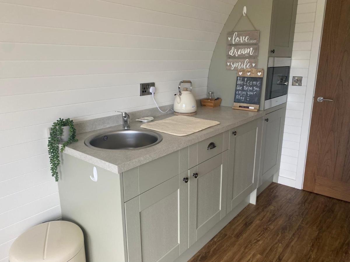 Beech Pod Cabin In Beautiful Surroundings レクサム エクステリア 写真