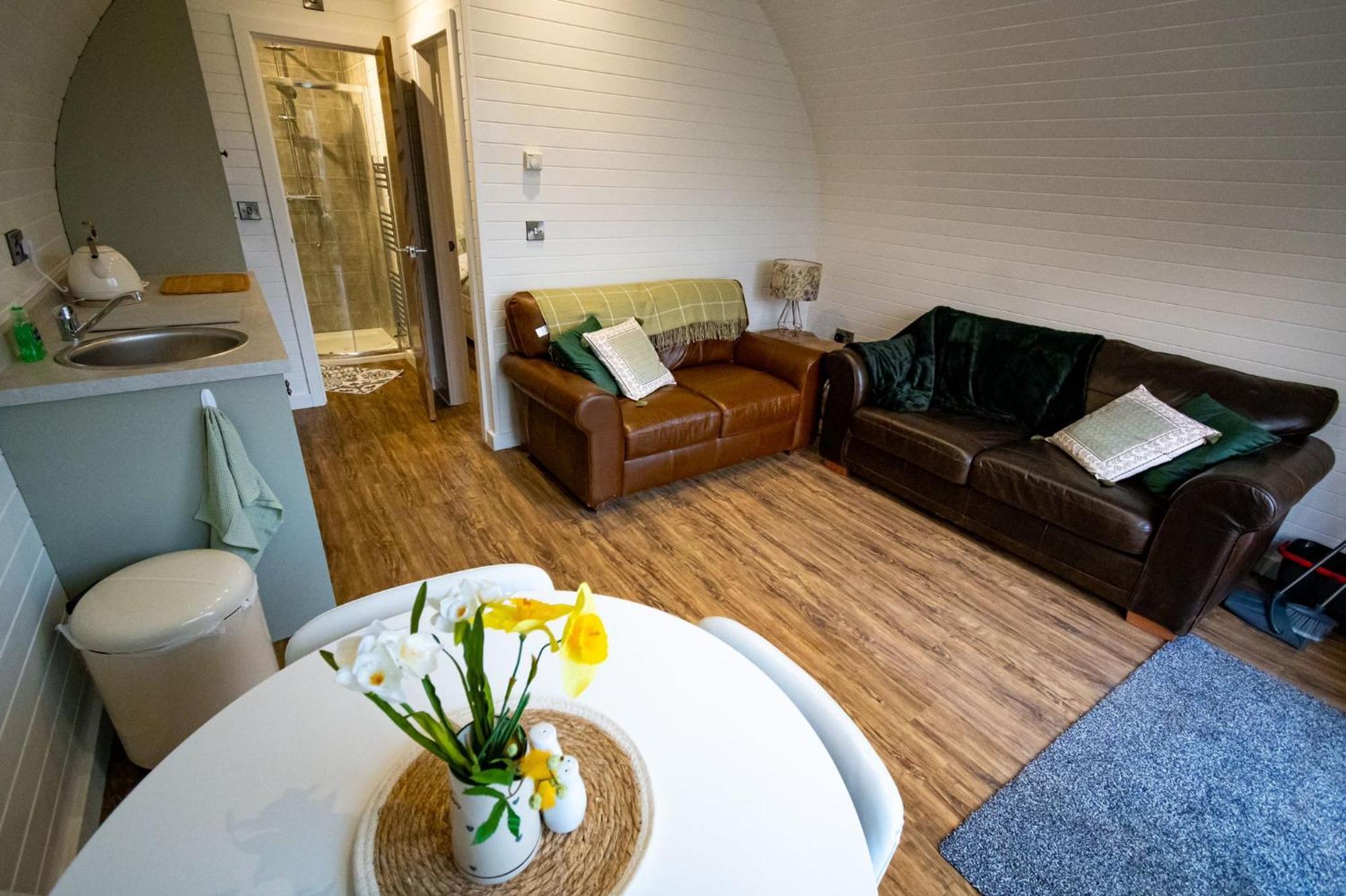 Beech Pod Cabin In Beautiful Surroundings レクサム エクステリア 写真