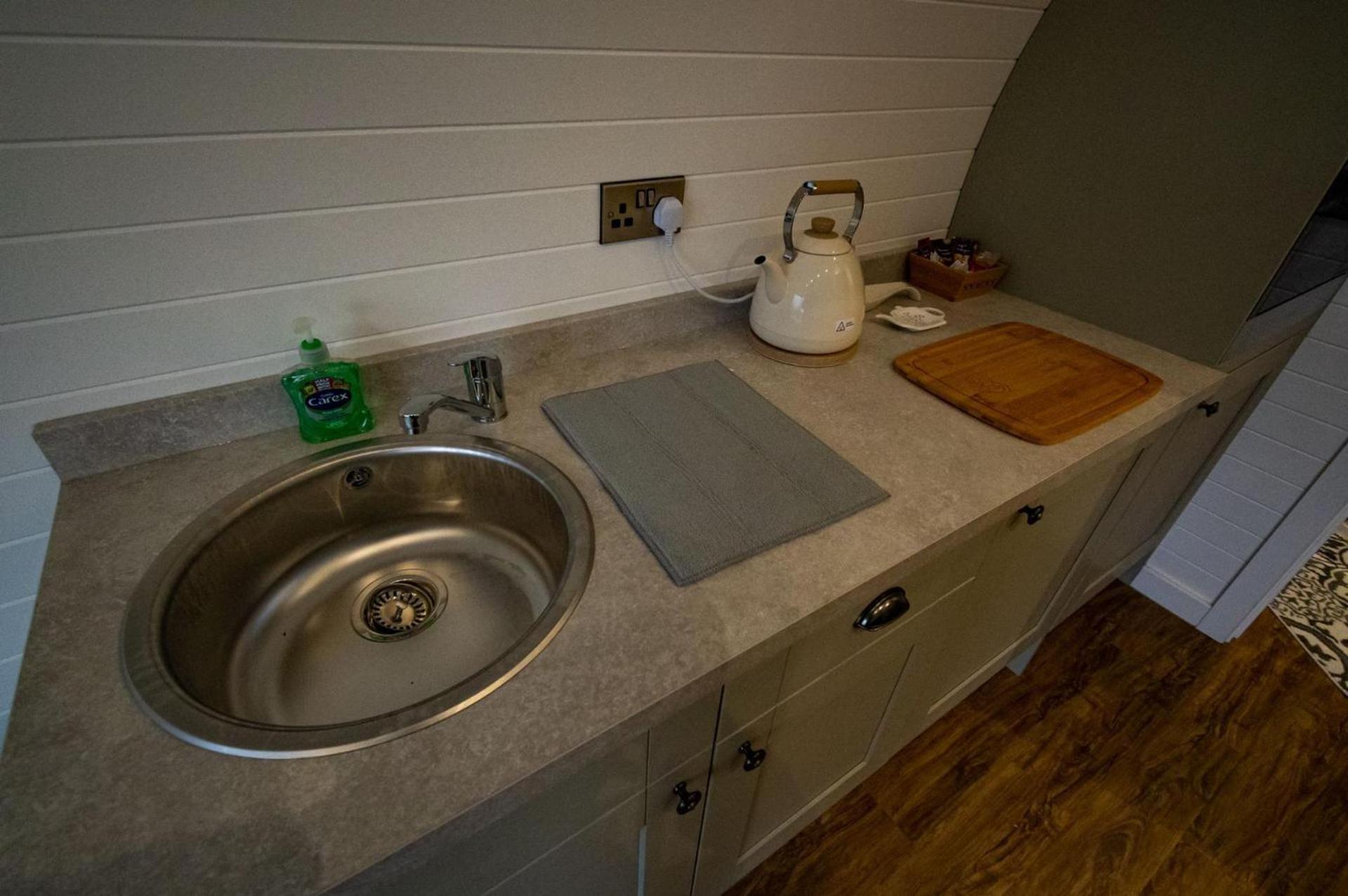 Beech Pod Cabin In Beautiful Surroundings レクサム エクステリア 写真